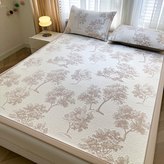 91家纺网 家纺一手货源 找家纺 全季家居 2025新款A类乙纶PE花卉轻奢提花系列凉豆豆席 床席款-迷雾森林-浅咖