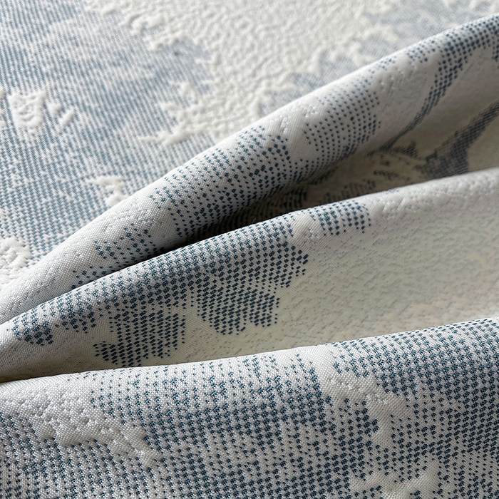 91家纺网 家纺一手货源 找家纺 全季家居 2025新款A类乙纶PE花卉轻奢提花系列凉豆豆席 床席款-迷雾森林-天蓝