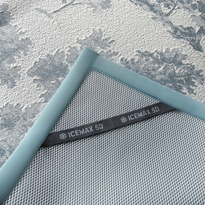 91家纺网 家纺一手货源 找家纺 全季家居 2025新款A类乙纶PE花卉轻奢提花系列凉豆豆席 床席款-迷雾森林-天蓝