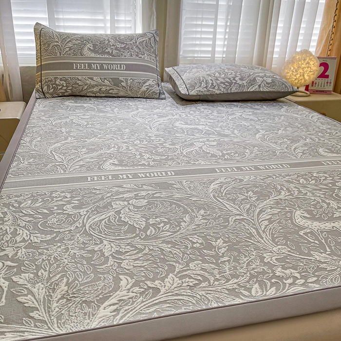 91家纺网 家纺一手货源 找家纺 全季家居 2025新款A类乙纶PE花卉轻奢提花系列凉豆豆席 床席款-麋鹿花园-浅灰