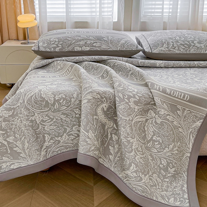 91家纺网 家纺一手货源 找家纺 全季家居 2025新款A类乙纶PE花卉轻奢提花系列凉豆豆席 床席款-麋鹿花园-浅灰