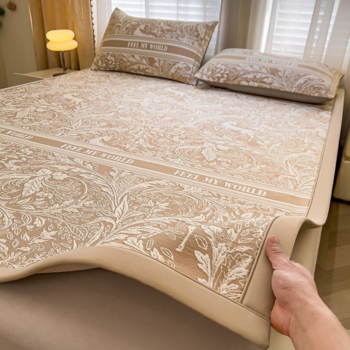 91家纺网 家纺一手货源 找家纺 全季家居 2025新款A类乙纶PE花卉轻奢提花系列凉豆豆席 床席款-麋鹿花园-浅咖