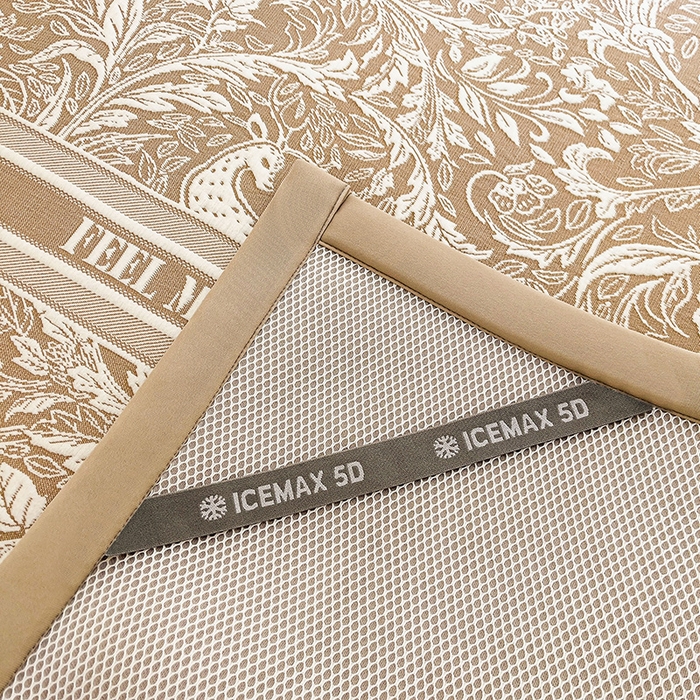 91家纺网 家纺一手货源 找家纺 全季家居 2025新款A类乙纶PE花卉轻奢提花系列凉豆豆席 床席款-麋鹿花园-浅咖