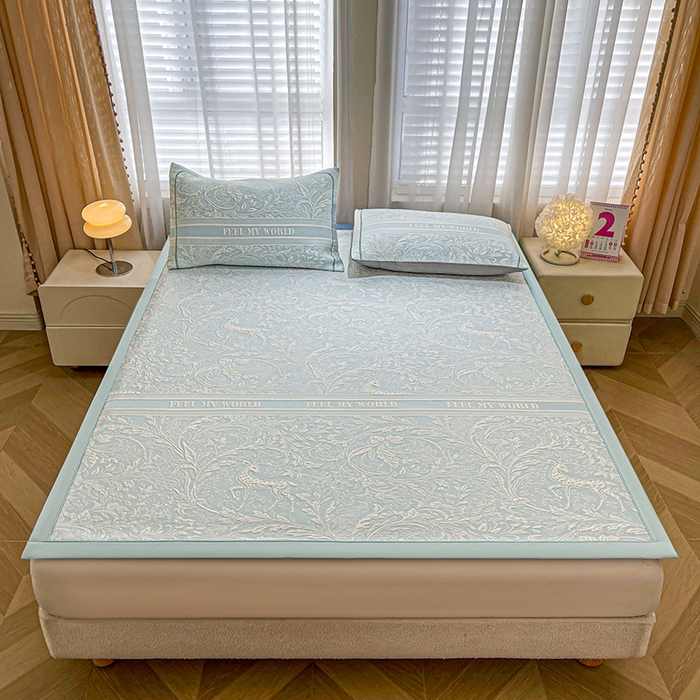 91家纺网 家纺一手货源 找家纺 全季家居 2025新款A类乙纶PE花卉轻奢提花系列凉豆豆席 床席款-麋鹿花园-天蓝