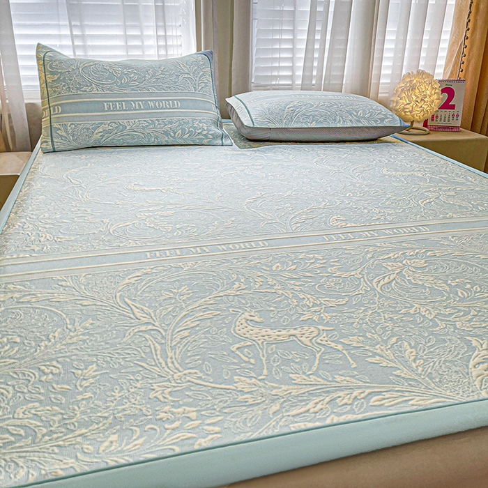 91家纺网 家纺一手货源 找家纺 全季家居 2025新款A类乙纶PE花卉轻奢提花系列凉豆豆席 床席款-麋鹿花园-天蓝