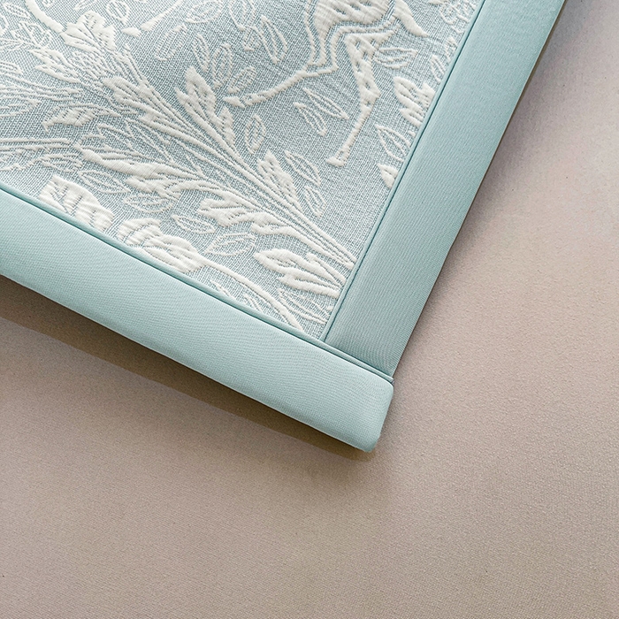 91家纺网 家纺一手货源 找家纺 全季家居 2025新款A类乙纶PE花卉轻奢提花系列凉豆豆席 床席款-麋鹿花园-天蓝