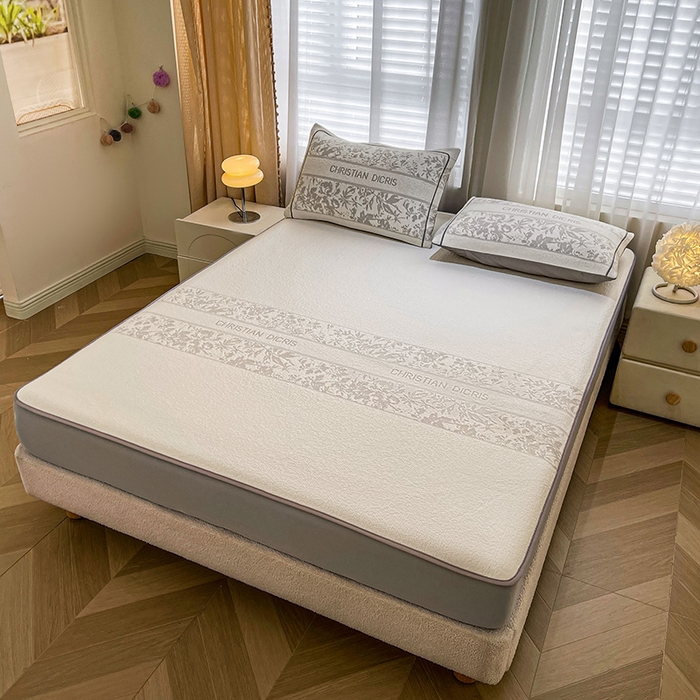 91家纺网 家纺一手货源 找家纺 全季家居 2025新款A类乙纶PE花卉轻奢提花系列凉豆豆席 床笠款-浪漫枫林-浅灰