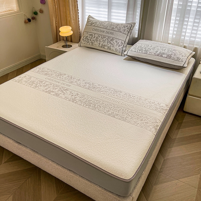 91家纺网 家纺一手货源 找家纺 全季家居 2025新款A类乙纶PE花卉轻奢提花系列凉豆豆席 床笠款-浪漫枫林-浅灰