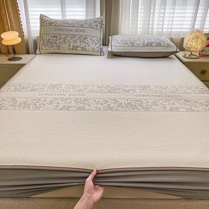 91家纺网 家纺一手货源 找家纺 全季家居 2025新款A类乙纶PE花卉轻奢提花系列凉豆豆席 床笠款-浪漫枫林-浅灰