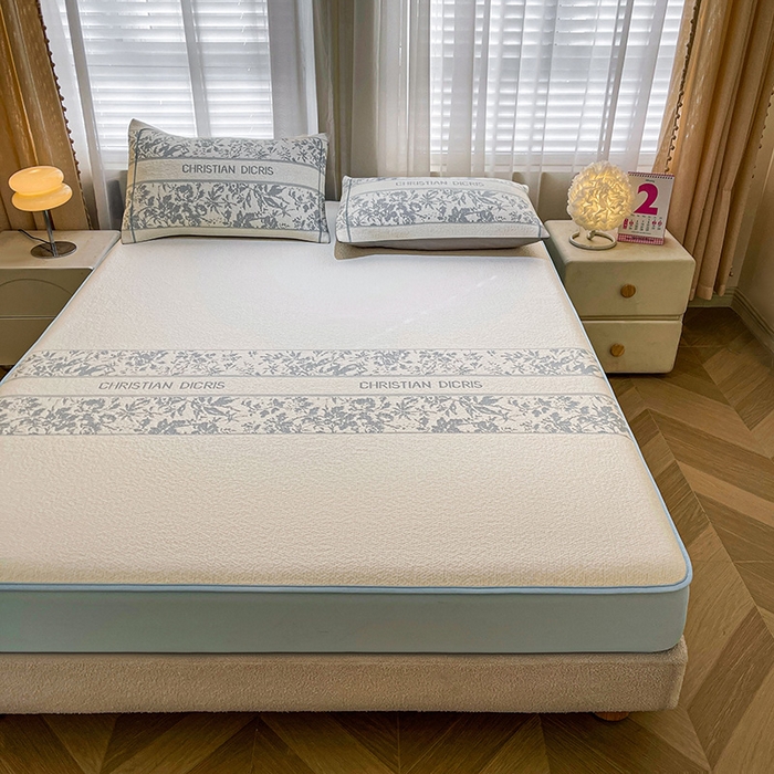 91家纺网 家纺一手货源 找家纺 全季家居 2025新款A类乙纶PE花卉轻奢提花系列凉豆豆席 床笠款-浪漫枫林-天蓝