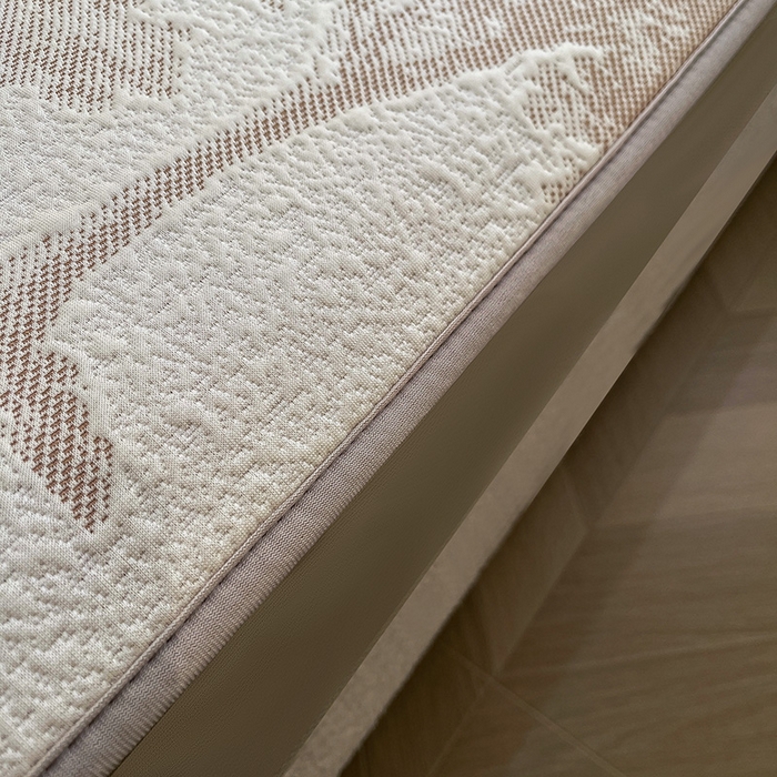 91家纺网 家纺一手货源 找家纺 全季家居 2025新款A类乙纶PE花卉轻奢提花系列凉豆豆席 床笠款-迷雾森林-浅咖