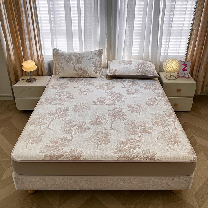 91家纺网 家纺一手货源 找家纺 全季家居 2025新款A类乙纶PE花卉轻奢提花系列凉豆豆席 床笠款-迷雾森林-浅咖