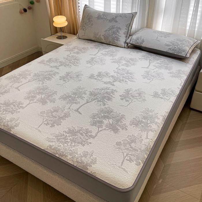 91家纺网 家纺一手货源 找家纺 全季家居 2025新款A类乙纶PE花卉轻奢提花系列凉豆豆席 床笠款-迷雾森林-深棕