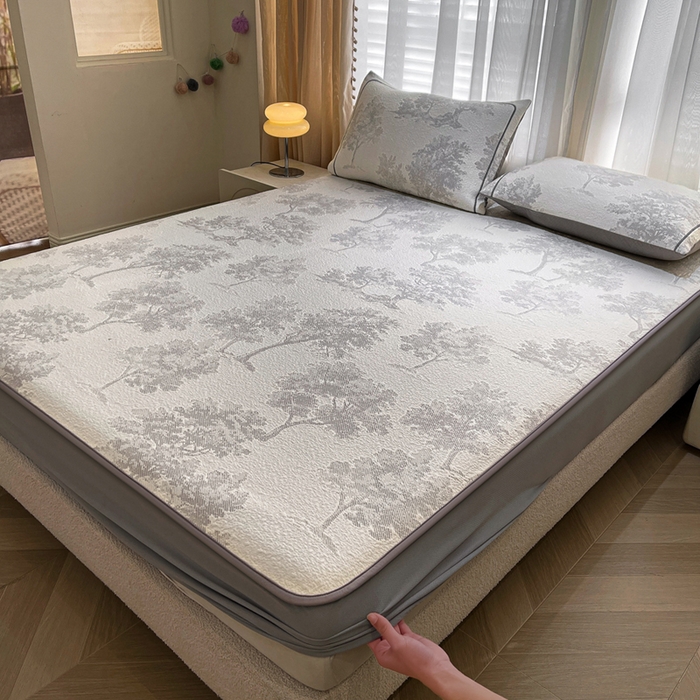 91家纺网 家纺一手货源 找家纺 全季家居 2025新款A类乙纶PE花卉轻奢提花系列凉豆豆席 床笠款-迷雾森林-深棕