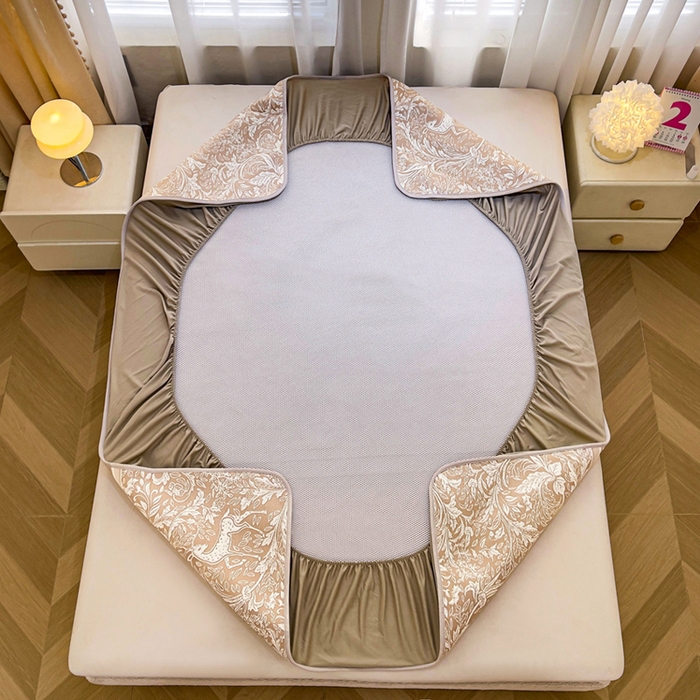 91家纺网 家纺一手货源 找家纺 全季家居 2025新款A类乙纶PE花卉轻奢提花系列凉豆豆席 床笠款-麋鹿花园-浅咖