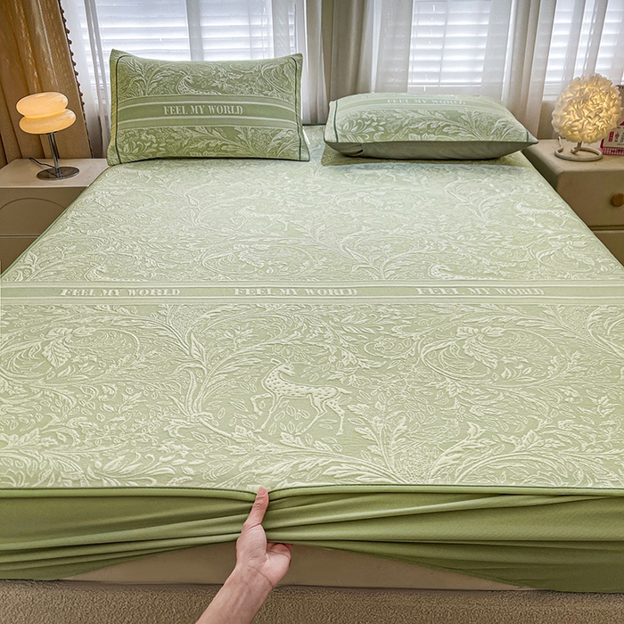 91家纺网 家纺一手货源 找家纺 全季家居 2025新款A类乙纶PE花卉轻奢提花系列凉豆豆席 床笠款-麋鹿花园-水绿