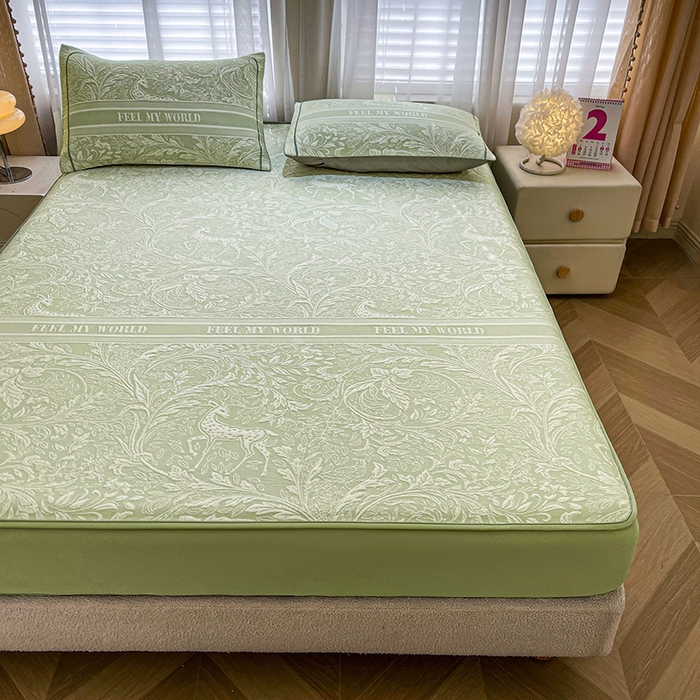 91家纺网 家纺一手货源 找家纺 全季家居 2025新款A类乙纶PE花卉轻奢提花系列凉豆豆席 床笠款-麋鹿花园-水绿