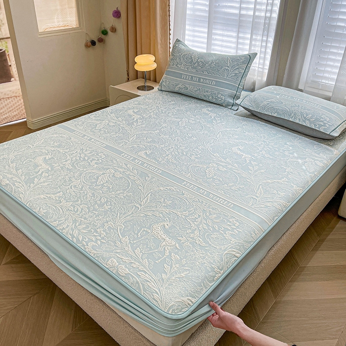 91家纺网 家纺一手货源 找家纺 全季家居 2025新款A类乙纶PE花卉轻奢提花系列凉豆豆席 床笠款-麋鹿花园-天蓝