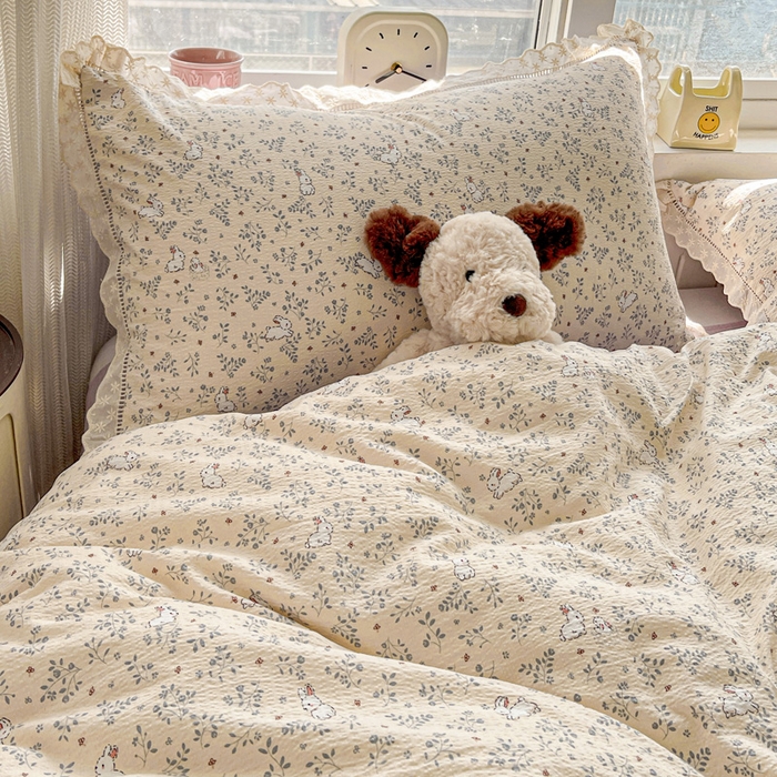 91家纺网 家纺一手货源 找家纺 富米莱（原臻工厂） 2025新款云感亲肤棉皱皱双层纱全棉纯棉花边四件套 花园兔