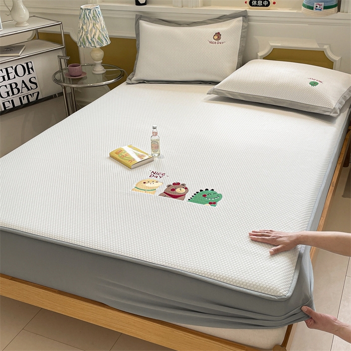 91家纺网 家纺一手货源 找家纺 启程家纺 2025新款凉豆豆复合三明治刺绣款凉席席子-床笠款 好伙伴-白-床笠款