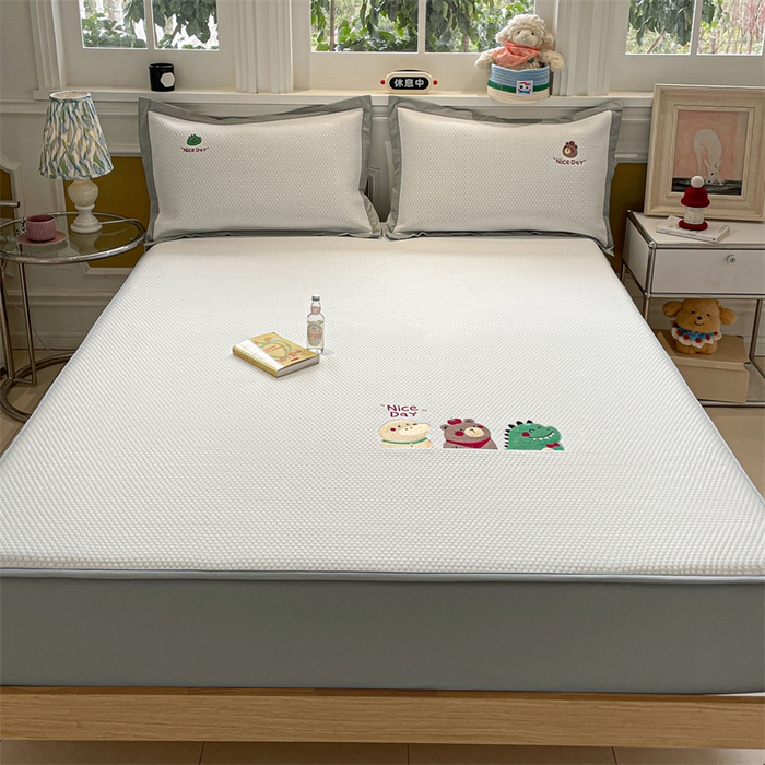 91家纺网 家纺一手货源 找家纺 启程家纺 2025新款凉豆豆复合三明治刺绣款凉席席子-床笠款 好伙伴-白-床笠款