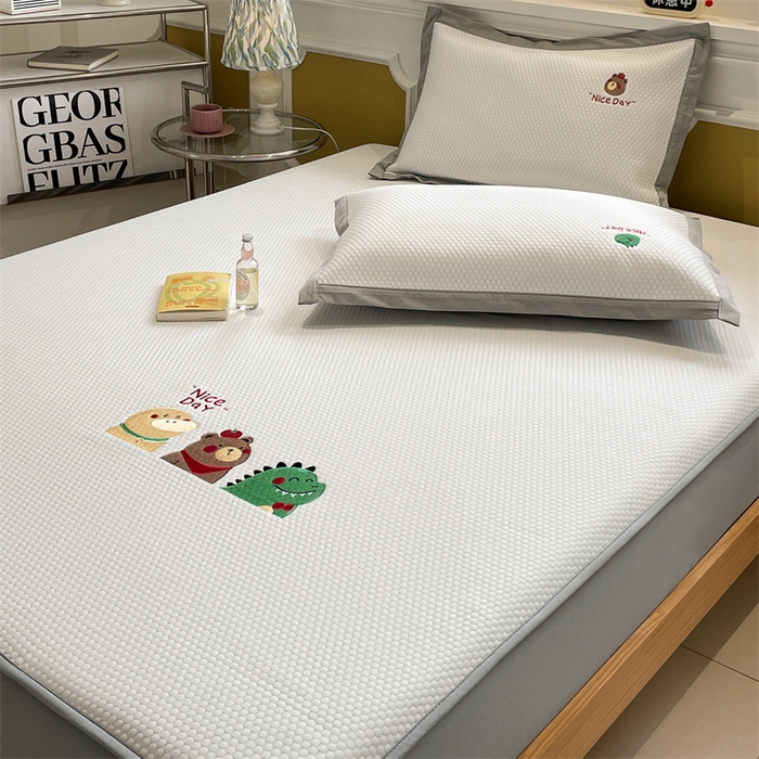 91家纺网 家纺一手货源 找家纺 启程家纺 2025新款凉豆豆复合三明治刺绣款凉席席子-床笠款 好伙伴-白-床笠款