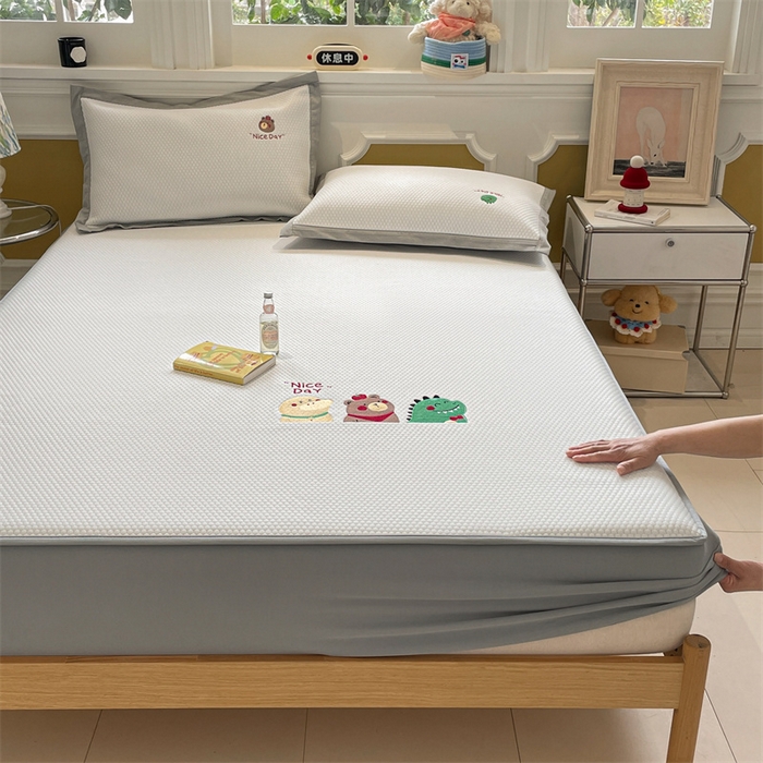 91家纺网 家纺一手货源 找家纺 启程家纺 2025新款凉豆豆复合三明治刺绣款凉席席子-床笠款 好伙伴-白-床笠款