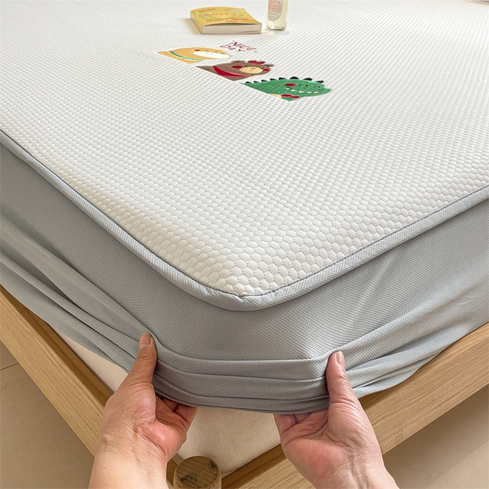 91家纺网 家纺一手货源 找家纺 启程家纺 2025新款凉豆豆复合三明治刺绣款凉席席子-床笠款 好伙伴-白-床笠款