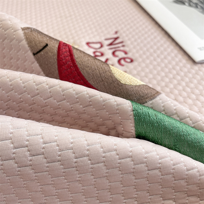 91家纺网 家纺一手货源 找家纺 启程家纺 2025新款凉豆豆复合三明治刺绣款凉席席子-床笠款 好伙伴-粉-床笠款