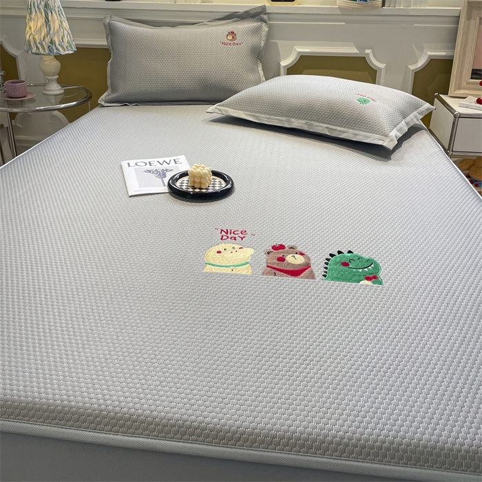 91家纺网 家纺一手货源 找家纺 启程家纺 2025新款凉豆豆复合三明治刺绣款凉席席子-床笠款 好伙伴-灰-床笠款