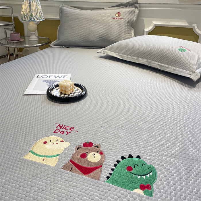 91家纺网 家纺一手货源 找家纺 启程家纺 2025新款凉豆豆复合三明治刺绣款凉席席子-床笠款 好伙伴-灰-床笠款