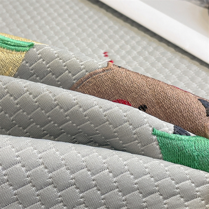 91家纺网 家纺一手货源 找家纺 启程家纺 2025新款凉豆豆复合三明治刺绣款凉席席子-床笠款 好伙伴-灰-床笠款