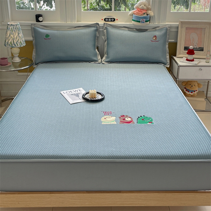 91家纺网 家纺一手货源 找家纺 启程家纺 2025新款凉豆豆复合三明治刺绣款凉席席子-床笠款 好伙伴-蓝-床笠款