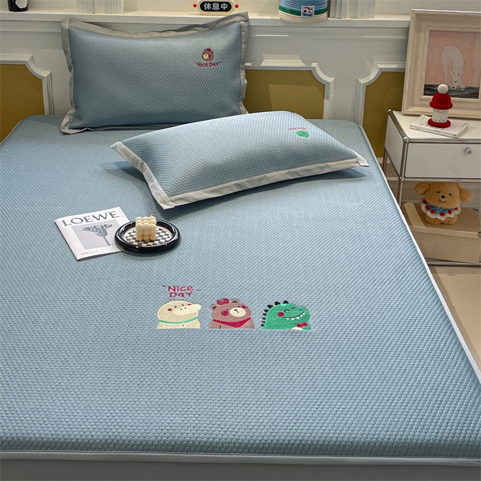 91家纺网 家纺一手货源 找家纺 启程家纺 2025新款凉豆豆复合三明治刺绣款凉席席子-床笠款 好伙伴-蓝-床笠款