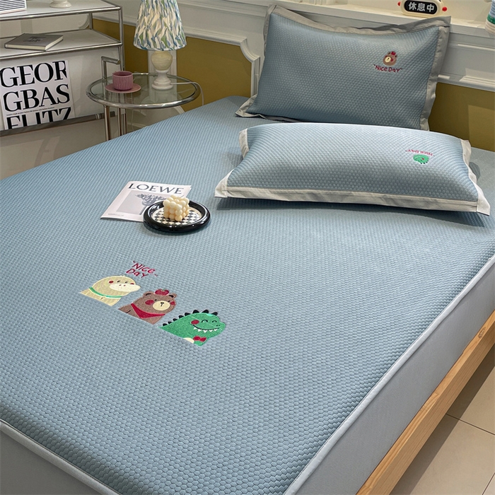 91家纺网 家纺一手货源 找家纺 启程家纺 2025新款凉豆豆复合三明治刺绣款凉席席子-床笠款 好伙伴-蓝-床笠款