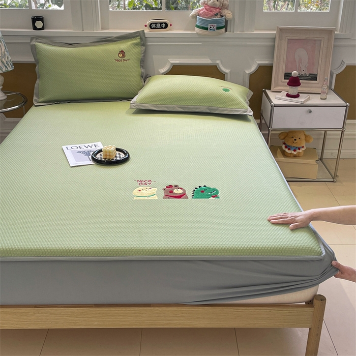 91家纺网 家纺一手货源 找家纺 启程家纺 2025新款凉豆豆复合三明治刺绣款凉席席子-床笠款 好伙伴-绿-床笠款