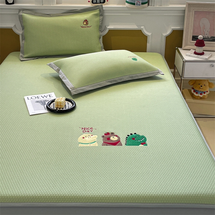 91家纺网 家纺一手货源 找家纺 启程家纺 2025新款凉豆豆复合三明治刺绣款凉席席子-床笠款 好伙伴-绿-床笠款