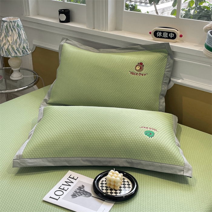 91家纺网 家纺一手货源 找家纺 启程家纺 2025新款凉豆豆复合三明治刺绣款凉席席子-床笠款 好伙伴-绿-床笠款