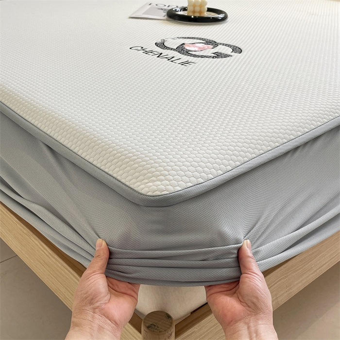 91家纺网 家纺一手货源 找家纺 启程家纺 2025新款凉豆豆复合三明治刺绣款凉席席子-床笠款 小香风-白-床笠款