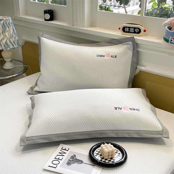 91家纺网 家纺一手货源 找家纺 启程家纺 2025新款凉豆豆复合三明治刺绣款凉席席子-床笠款 小香风-白-床笠款