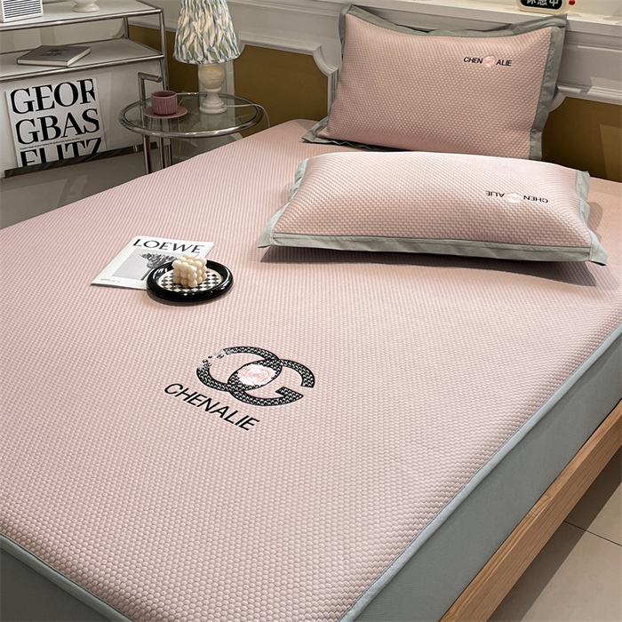 91家纺网 家纺一手货源 找家纺 启程家纺 2025新款凉豆豆复合三明治刺绣款凉席席子-床笠款 小香风-粉-床笠款