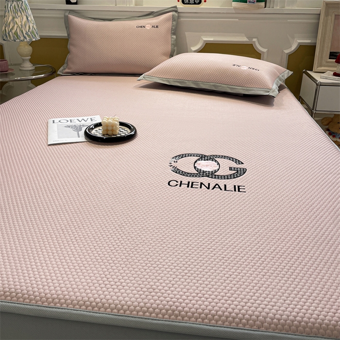 91家纺网 家纺一手货源 找家纺 启程家纺 2025新款凉豆豆复合三明治刺绣款凉席席子-床笠款 小香风-粉-床笠款