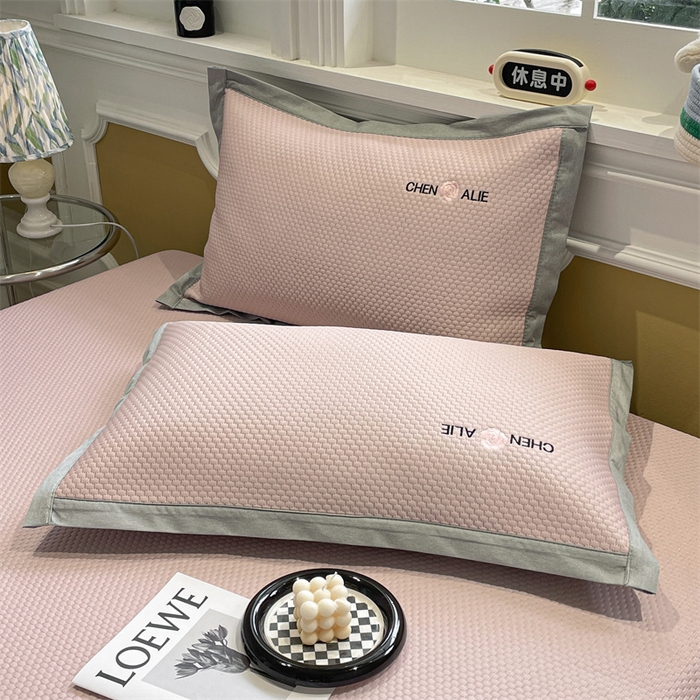 91家纺网 家纺一手货源 找家纺 启程家纺 2025新款凉豆豆复合三明治刺绣款凉席席子-床笠款 小香风-粉-床笠款