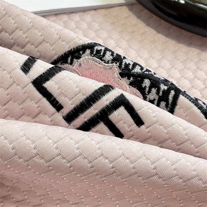 91家纺网 家纺一手货源 找家纺 启程家纺 2025新款凉豆豆复合三明治刺绣款凉席席子-床笠款 小香风-粉-床笠款