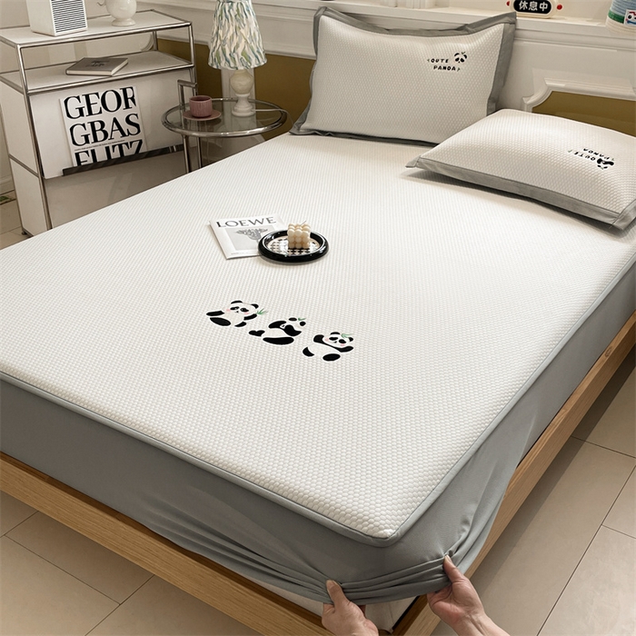 91家纺网 家纺一手货源 找家纺 启程家纺 2025新款凉豆豆复合三明治刺绣款凉席席子-床笠款 熊猫-白-床笠款