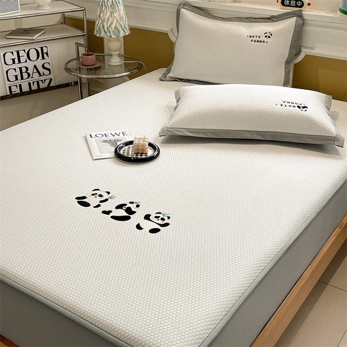 91家纺网 家纺一手货源 找家纺 启程家纺 2025新款凉豆豆复合三明治刺绣款凉席席子-床笠款 熊猫-白-床笠款