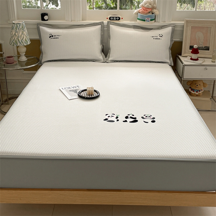 91家纺网 家纺一手货源 找家纺 启程家纺 2025新款凉豆豆复合三明治刺绣款凉席席子-床笠款 熊猫-白-床笠款