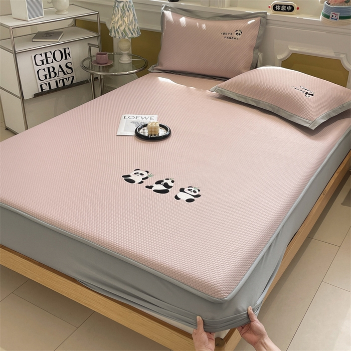 91家纺网 家纺一手货源 找家纺 启程家纺 2025新款凉豆豆复合三明治刺绣款凉席席子-床笠款 熊猫-粉-床笠款