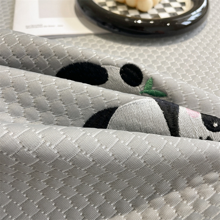 91家纺网 家纺一手货源 找家纺 启程家纺 2025新款凉豆豆复合三明治刺绣款凉席席子-床笠款 熊猫-灰-床笠款