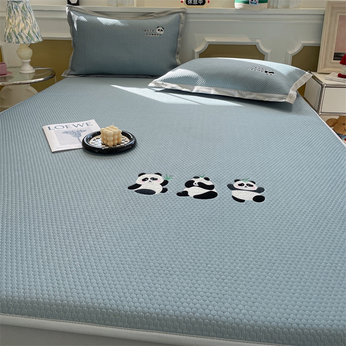 91家纺网 家纺一手货源 找家纺 启程家纺 2025新款凉豆豆复合三明治刺绣款凉席席子-床笠款 熊猫-蓝-床笠款